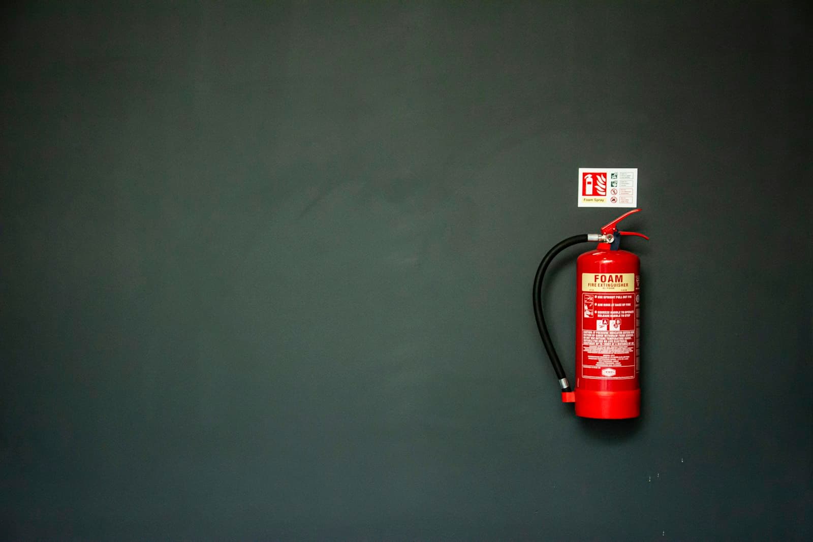 Extincteur à eau pulvérisée — équipement de lutte contre l'incendie